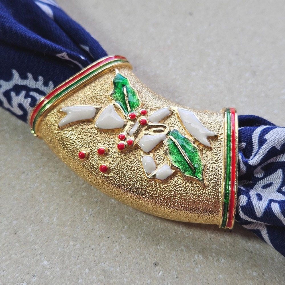 Vintage‎ 80s 90s Christmas Holly Berry Bow Scarf Slide Gold Tone Enamel Holiday